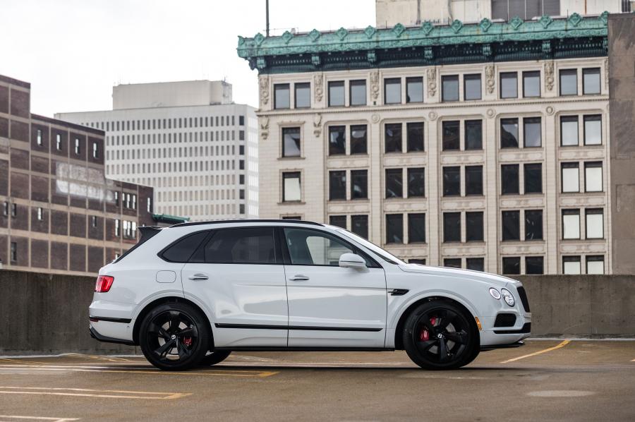  Bentley Bentayga V8 2018 года  (NA) (фото 20 из 22)